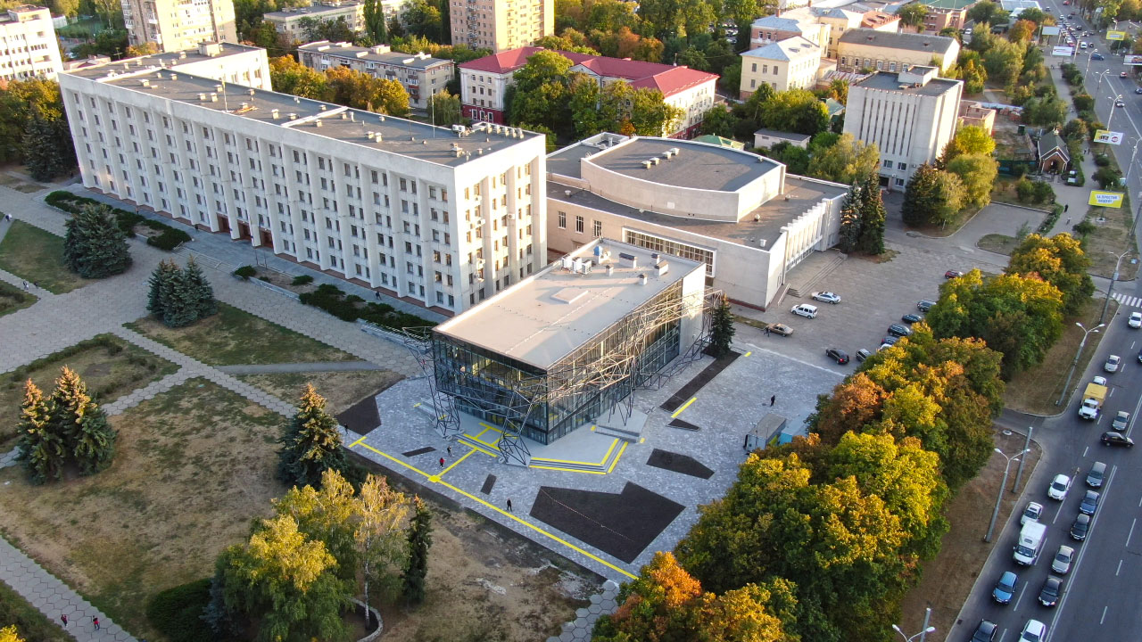 Так новий ЦНАП виглядає з висоти пташиного польоту. Фото з сайту «Полтавщина».